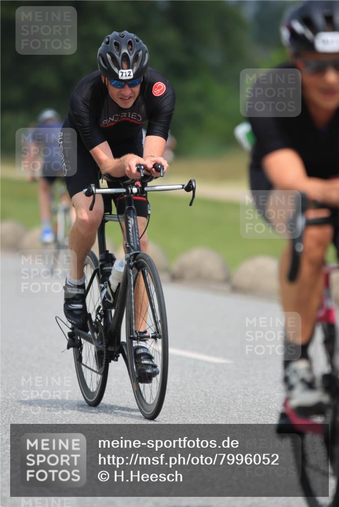 21.06.2025 - 27. Vierlanden-Triathlon H.Heesch http://msf.ph/oto/7996052 15.06.2025 12:06:28 Radfahren 712, 930, 941 meine-sportfotos.de