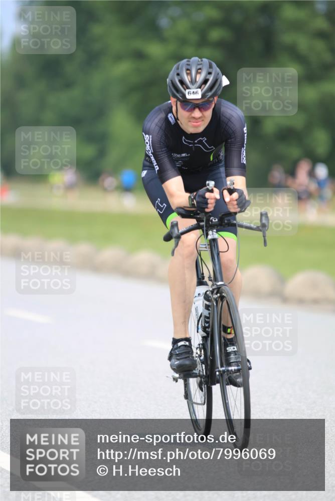 21.06.2025 - 27. Vierlanden-Triathlon H.Heesch http://msf.ph/oto/7996069 15.06.2025 12:19:34 Radfahren 637, 646, 647, 844, 855, 947, 953 meine-sportfotos.de