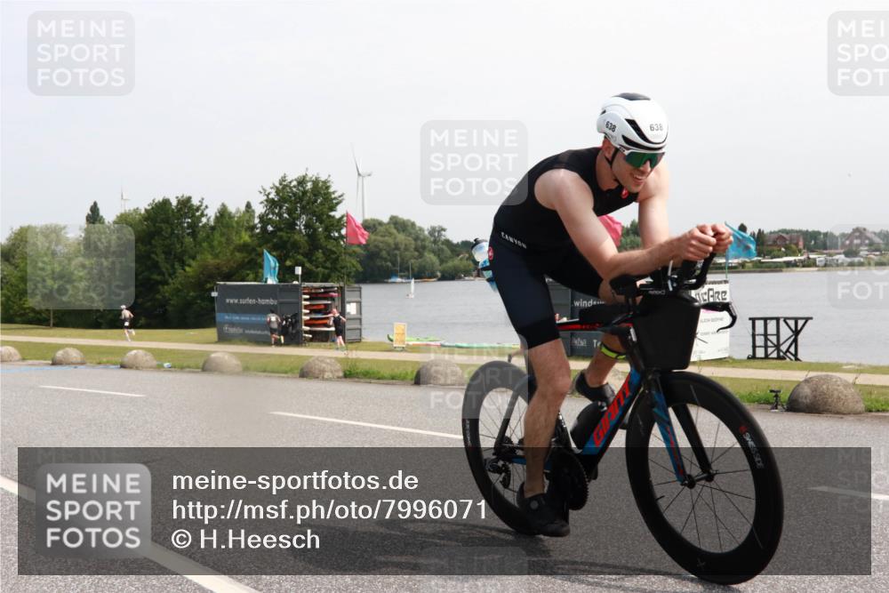 21.06.2025 - 27. Vierlanden-Triathlon H.Heesch http://msf.ph/oto/7996071 15.06.2025 11:29:17 Radfahren 247, 638, 815, 901, 915 meine-sportfotos.de