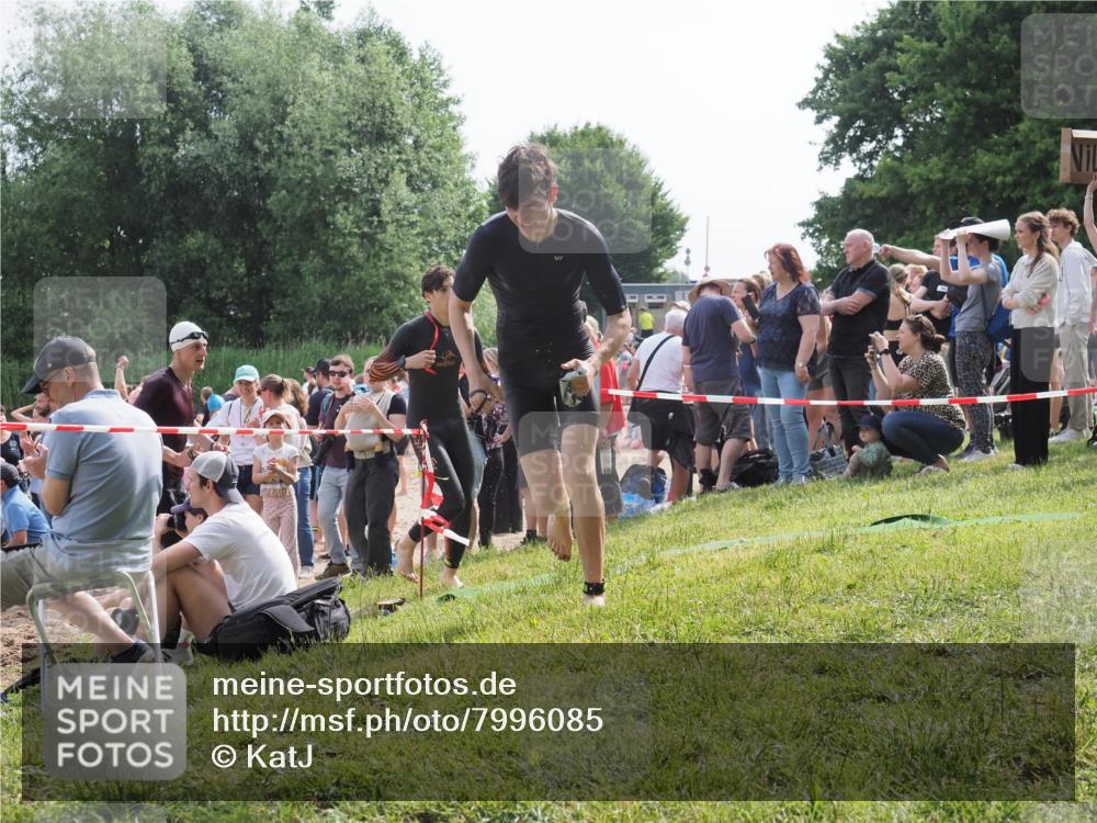 15.06.2025 - 27. Vierlanden-Triathlon KatJ http://msf.ph/oto/7996085 15.06.2025 09:55:26 Schwimmen 306, 316, 327, 335, 348, 353 meine-sportfotos.de