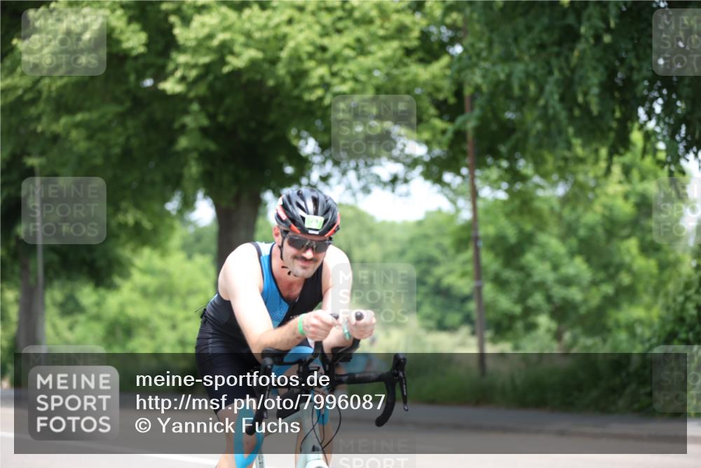 15.06.2025 - 7 Türme Triathlon Yannick Fuchs http://msf.ph/oto/7996087 15.06.2025 12:15:10 Radfahren 304, 307, 317, 611 meine-sportfotos.de
