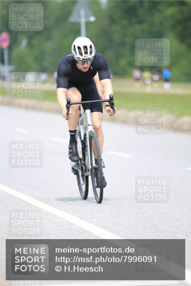 21.06.2025 - 27. Vierlanden-Triathlon H.Heesch http://msf.ph/oto/7996091 15.06.2025 12:19:36 Radfahren 637, 646, 647, 844, 855, 953 meine-sportfotos.de