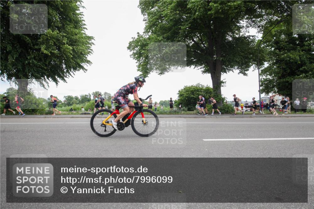 15.06.2025 - 7 Türme Triathlon Yannick Fuchs http://msf.ph/oto/7996099 15.06.2025 13:44:54 Radfahren 216, 352, 520, 601, 1050, 1159 meine-sportfotos.de