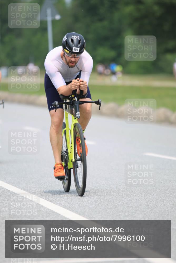 21.06.2025 - 27. Vierlanden-Triathlon H.Heesch http://msf.ph/oto/7996100 15.06.2025 12:19:38 Radfahren 637, 646, 647, 678, 844, 855, 953 meine-sportfotos.de