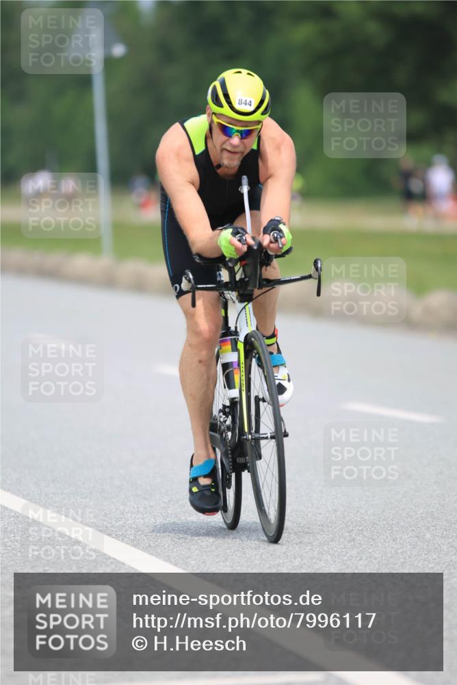 21.06.2025 - 27. Vierlanden-Triathlon H.Heesch http://msf.ph/oto/7996117 15.06.2025 12:19:39 Radfahren 646, 647, 678, 844, 855, 953 meine-sportfotos.de