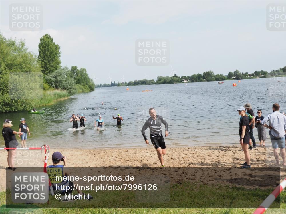 21.06.2025 - 27. Vierlanden-Triathlon MichiJ http://msf.ph/oto/7996126 15.06.2026 09:57:32 Schwimmen 287, 298, 309, 324, 340 meine-sportfotos.de