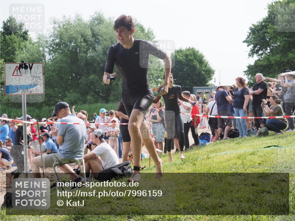 15.06.2025 - 27. Vierlanden-Triathlon KatJ http://msf.ph/oto/7996159 15.06.2025 09:55:26 Schwimmen 306, 316, 327, 335, 348, 353 meine-sportfotos.de
