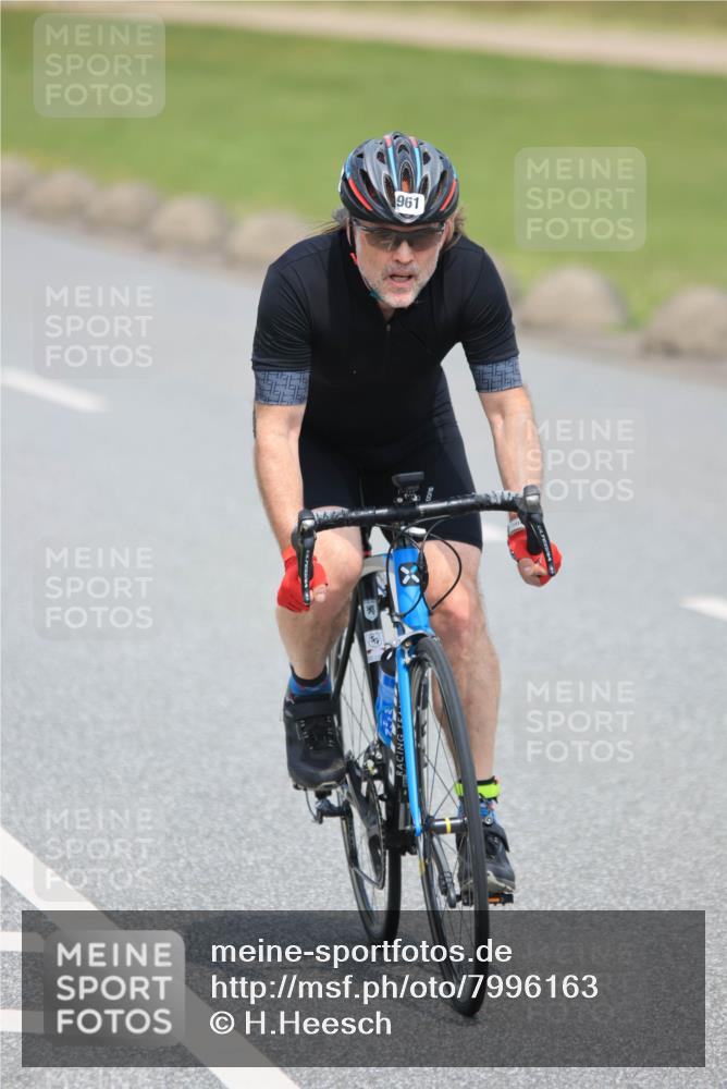 21.06.2025 - 27. Vierlanden-Triathlon H.Heesch http://msf.ph/oto/7996163 15.06.2025 12:07:09 Radfahren 749, 942, 961 meine-sportfotos.de