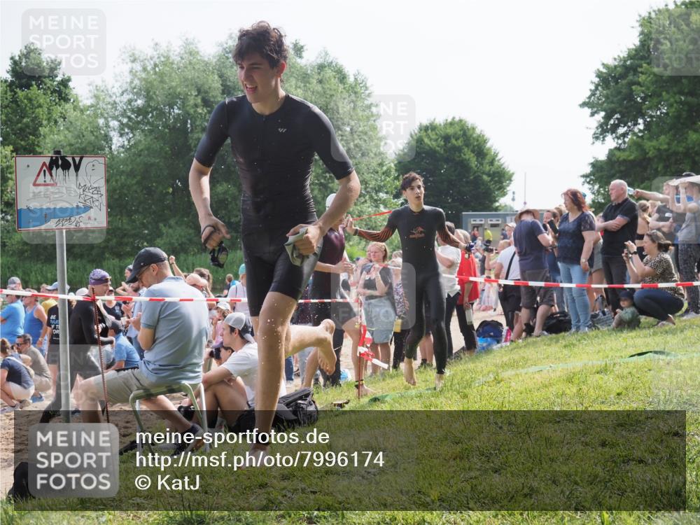 15.06.2025 - 27. Vierlanden-Triathlon KatJ http://msf.ph/oto/7996174 15.06.2025 09:55:27 Schwimmen 306, 316, 327, 335, 348, 353 meine-sportfotos.de
