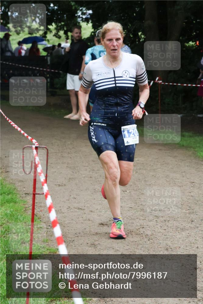 21.06.2025 - 27. Vierlanden-Triathlon Lena Gebhardt http://msf.ph/oto/7996187 15.06.2025 13:52:56 Laufen  meine-sportfotos.de