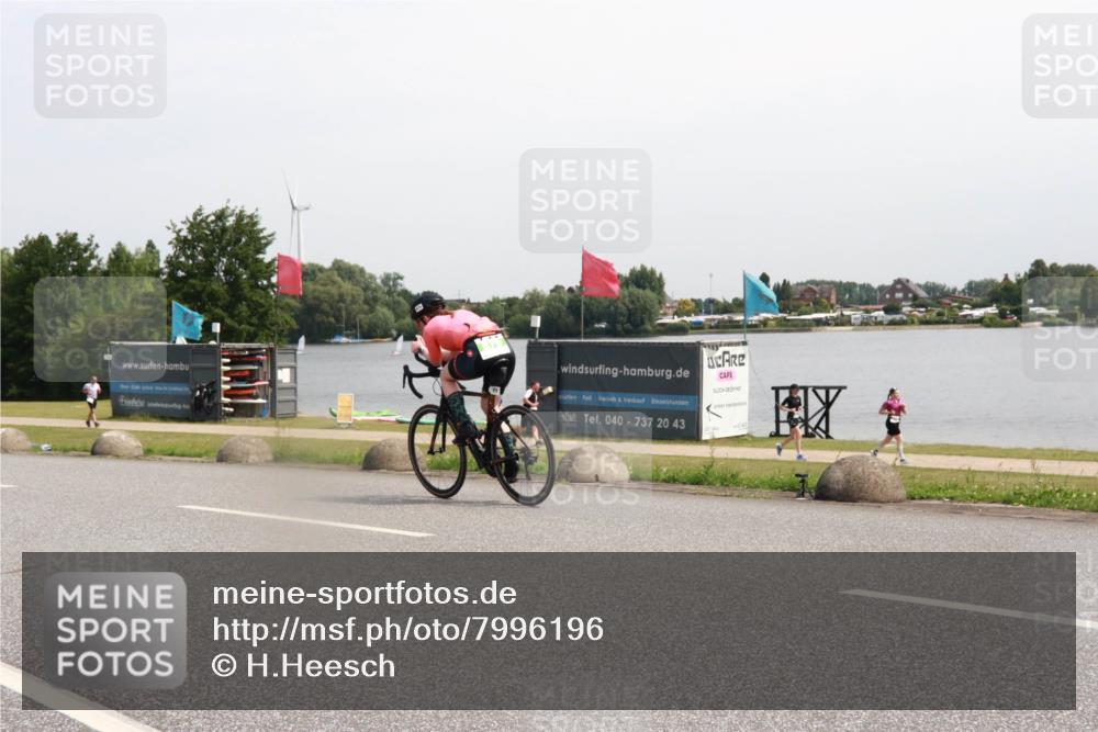 21.06.2025 - 27. Vierlanden-Triathlon H.Heesch http://msf.ph/oto/7996196 15.06.2025 11:29:42 Radfahren 224, 879 meine-sportfotos.de