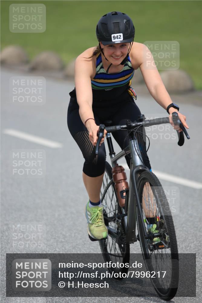 21.06.2025 - 27. Vierlanden-Triathlon H.Heesch http://msf.ph/oto/7996217 15.06.2025 12:07:11 Radfahren 749, 867, 869, 942, 961 meine-sportfotos.de