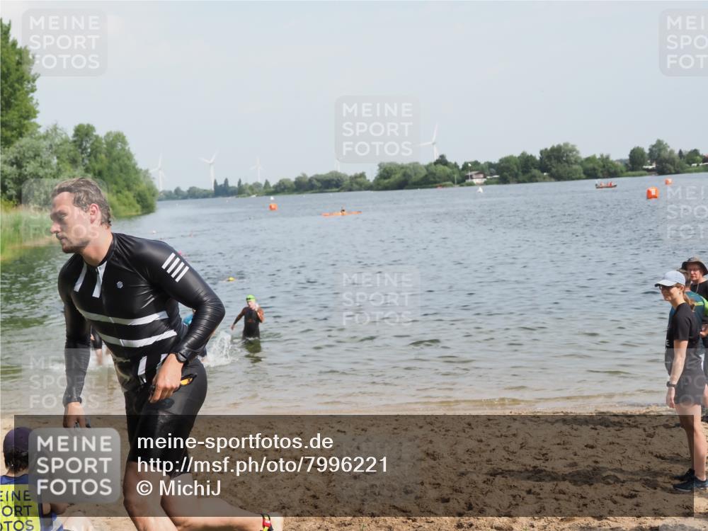 21.06.2025 - 27. Vierlanden-Triathlon MichiJ http://msf.ph/oto/7996221 15.06.2026 09:57:34 Schwimmen 287, 298, 309, 324, 340 meine-sportfotos.de