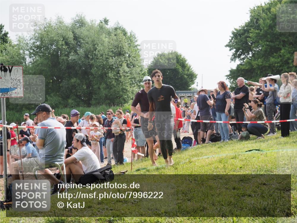 15.06.2025 - 27. Vierlanden-Triathlon KatJ http://msf.ph/oto/7996222 15.06.2025 09:55:27 Schwimmen 306, 316, 327, 335, 348, 353 meine-sportfotos.de