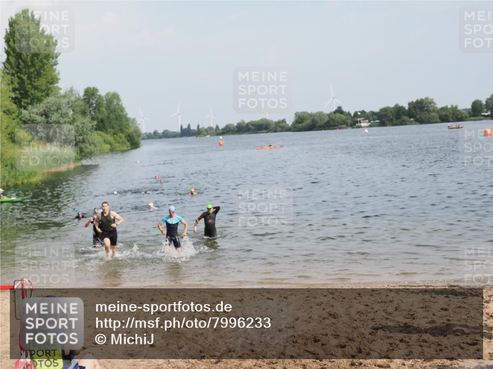 21.06.2025 - 27. Vierlanden-Triathlon MichiJ http://msf.ph/oto/7996233 15.06.2026 09:57:35 Schwimmen 287, 298, 309, 324, 340 meine-sportfotos.de
