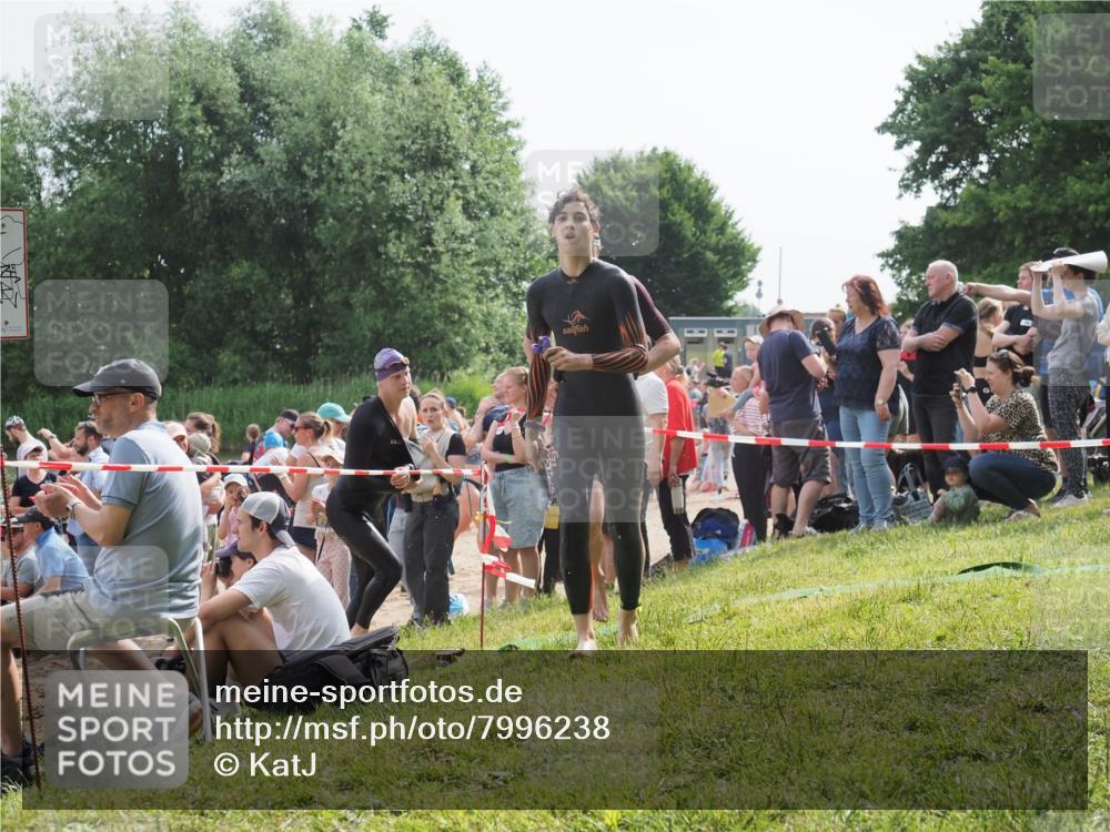 15.06.2025 - 27. Vierlanden-Triathlon KatJ http://msf.ph/oto/7996238 15.06.2025 09:55:27 Schwimmen 306, 316, 327, 335, 348, 353 meine-sportfotos.de