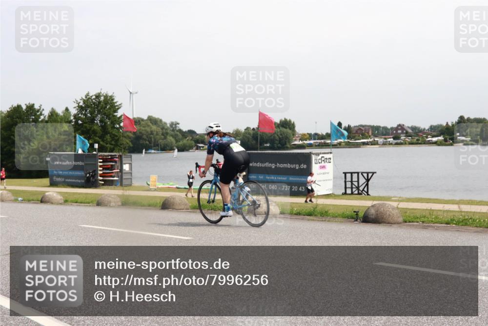21.06.2025 - 27. Vierlanden-Triathlon H.Heesch http://msf.ph/oto/7996256 15.06.2025 11:29:52 Radfahren 899, 929, 936 meine-sportfotos.de