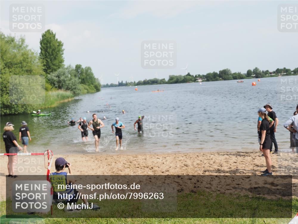 21.06.2025 - 27. Vierlanden-Triathlon MichiJ http://msf.ph/oto/7996263 15.06.2026 09:57:36 Schwimmen 287, 298, 309, 324, 340 meine-sportfotos.de