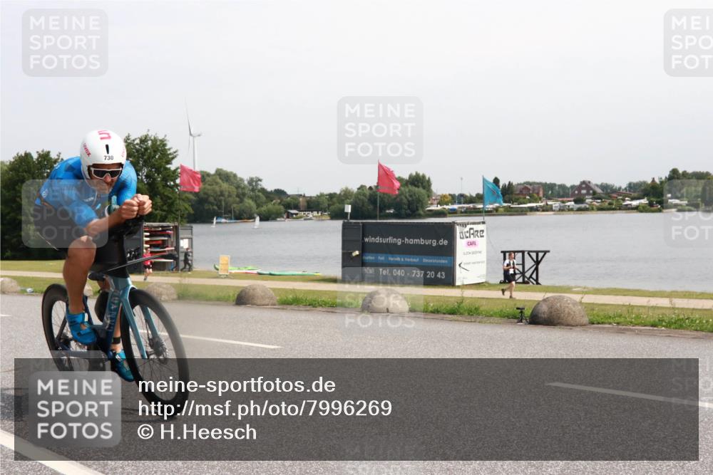 21.06.2025 - 27. Vierlanden-Triathlon H.Heesch http://msf.ph/oto/7996269 15.06.2025 11:29:56 Radfahren 656, 730, 932, 936 meine-sportfotos.de