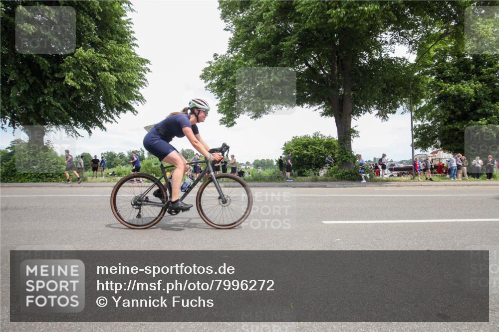 15.06.2025 - 7 Türme Triathlon Yannick Fuchs http://msf.ph/oto/7996272 15.06.2025 13:46:22 Radfahren 453, 790, 906, 1042, 1126, 1161 meine-sportfotos.de