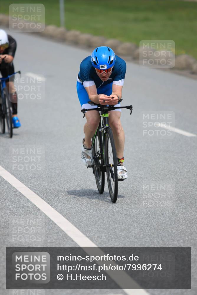 21.06.2025 - 27. Vierlanden-Triathlon H.Heesch http://msf.ph/oto/7996274 15.06.2025 12:07:19 Radfahren 228, 662, 749, 867, 869, 909, 1000, 1001, 1002, 1003 meine-sportfotos.de