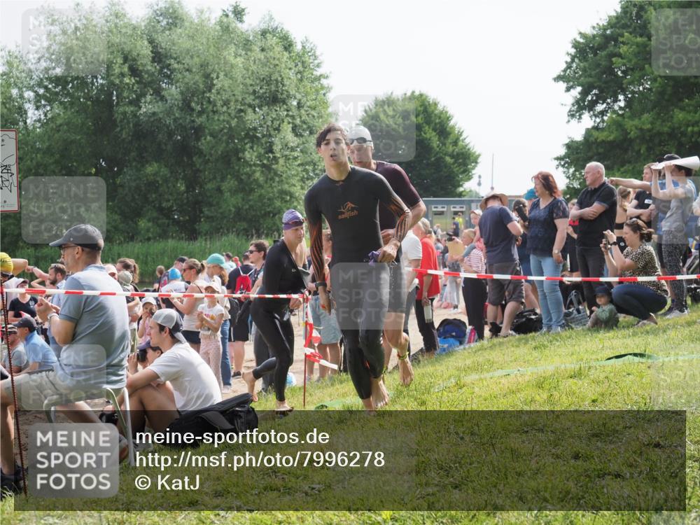 15.06.2025 - 27. Vierlanden-Triathlon KatJ http://msf.ph/oto/7996278 15.06.2025 09:55:28 Schwimmen 306, 316, 327, 329, 335, 348, 353 meine-sportfotos.de