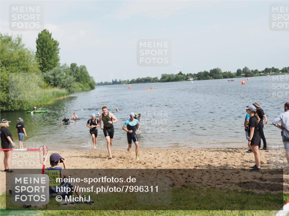 21.06.2025 - 27. Vierlanden-Triathlon MichiJ http://msf.ph/oto/7996311 15.06.2026 09:57:38 Schwimmen 287, 298, 309, 340 meine-sportfotos.de
