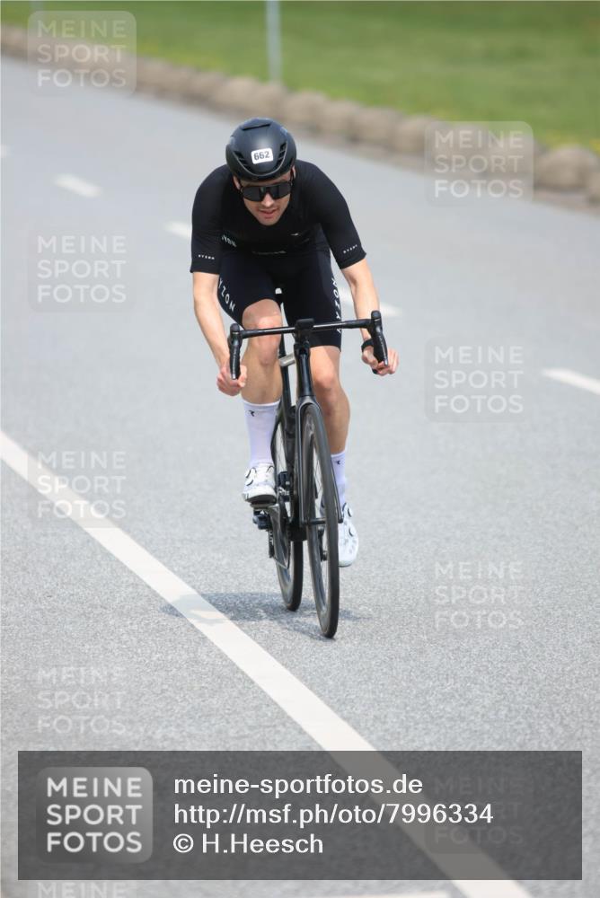 21.06.2025 - 27. Vierlanden-Triathlon H.Heesch http://msf.ph/oto/7996334 15.06.2025 12:07:21 Radfahren 228, 662, 732, 867, 869, 909, 1000, 1001, 1002, 1003 meine-sportfotos.de