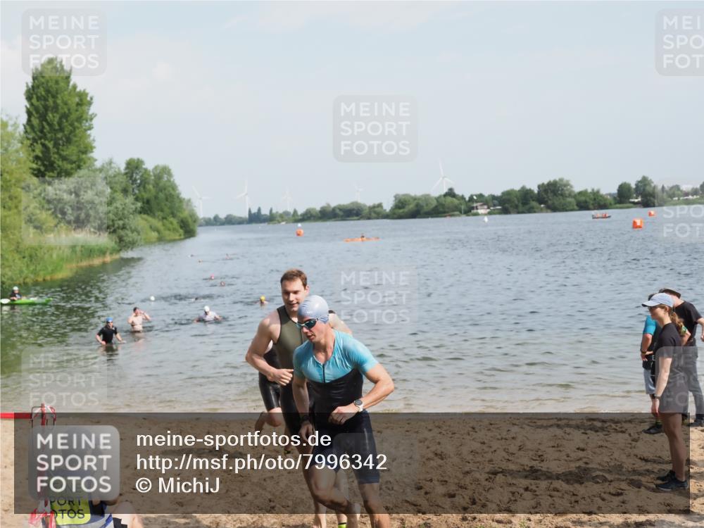 21.06.2025 - 27. Vierlanden-Triathlon MichiJ http://msf.ph/oto/7996342 15.06.2026 09:57:40 Schwimmen 287, 298, 309, 340, 827 meine-sportfotos.de
