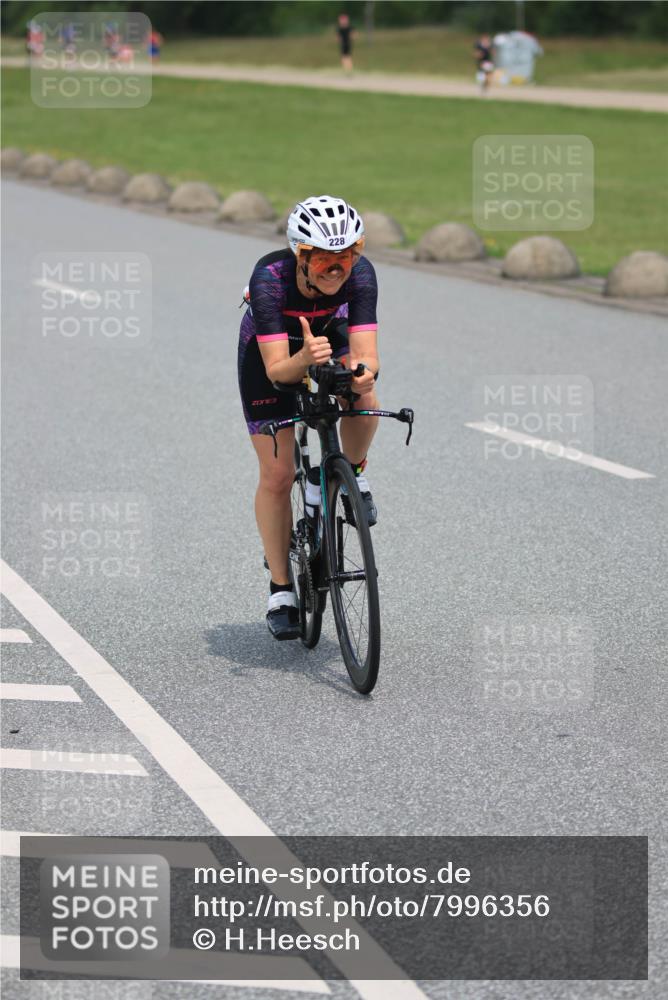21.06.2025 - 27. Vierlanden-Triathlon H.Heesch http://msf.ph/oto/7996356 15.06.2025 12:07:27 Radfahren 228, 732, 909, 1000, 1001, 1002, 1003 meine-sportfotos.de