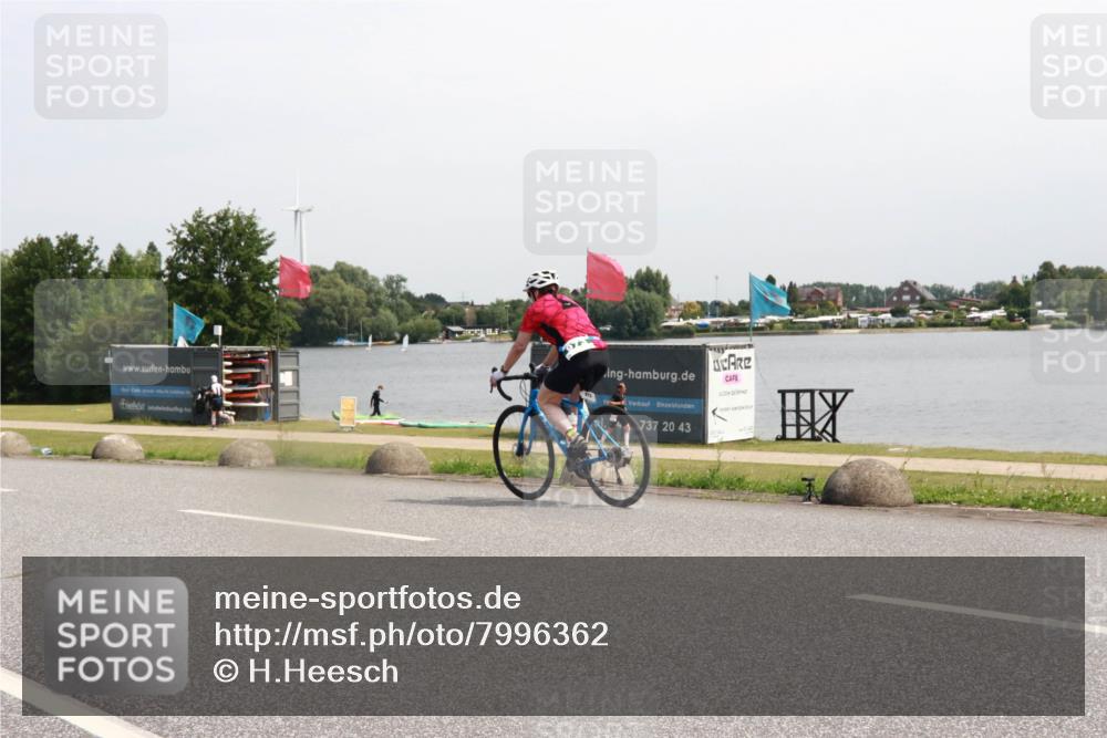 21.06.2025 - 27. Vierlanden-Triathlon H.Heesch http://msf.ph/oto/7996362 15.06.2025 11:30:11 Radfahren 676, 726, 890 meine-sportfotos.de