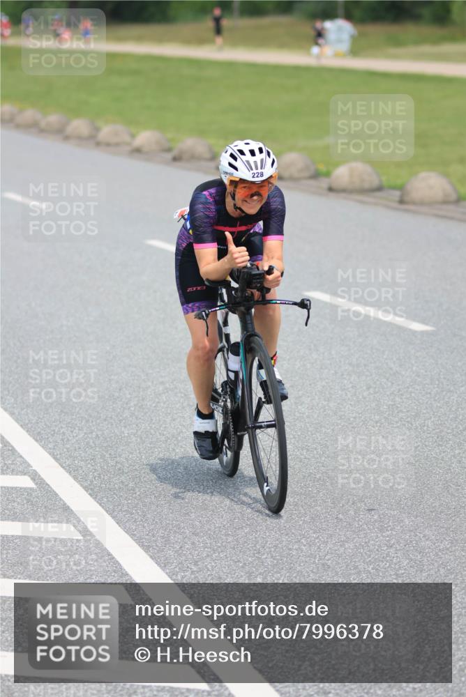 21.06.2025 - 27. Vierlanden-Triathlon H.Heesch http://msf.ph/oto/7996378 15.06.2025 12:07:27 Radfahren 228, 732, 909, 1000, 1001, 1002, 1003 meine-sportfotos.de