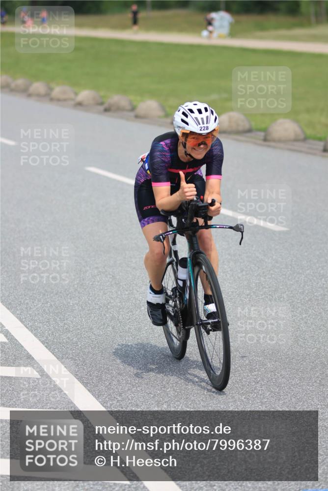 21.06.2025 - 27. Vierlanden-Triathlon H.Heesch http://msf.ph/oto/7996387 15.06.2025 12:07:27 Radfahren 228, 732, 909, 1000, 1001, 1002, 1003 meine-sportfotos.de