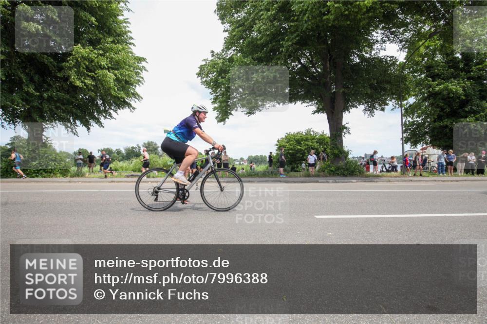 15.06.2025 - 7 Türme Triathlon Yannick Fuchs http://msf.ph/oto/7996388 15.06.2025 13:46:39 Radfahren 243, 381, 752, 788, 813, 968, 1109 meine-sportfotos.de