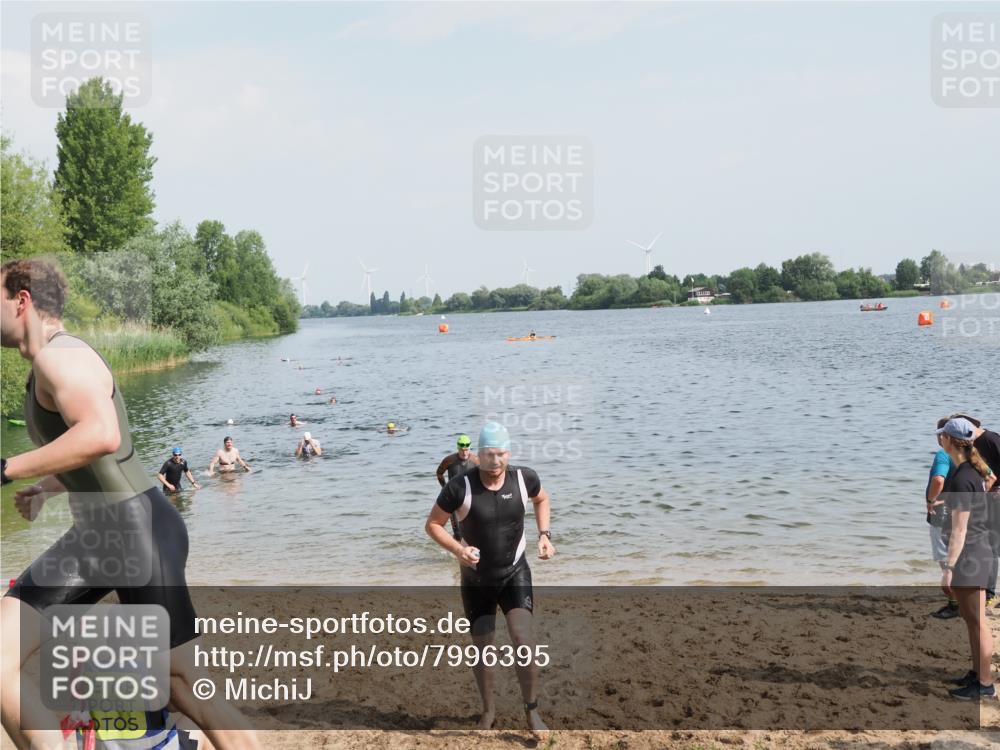 21.06.2025 - 27. Vierlanden-Triathlon MichiJ http://msf.ph/oto/7996395 15.06.2026 09:57:41 Schwimmen 287, 298, 340, 827 meine-sportfotos.de