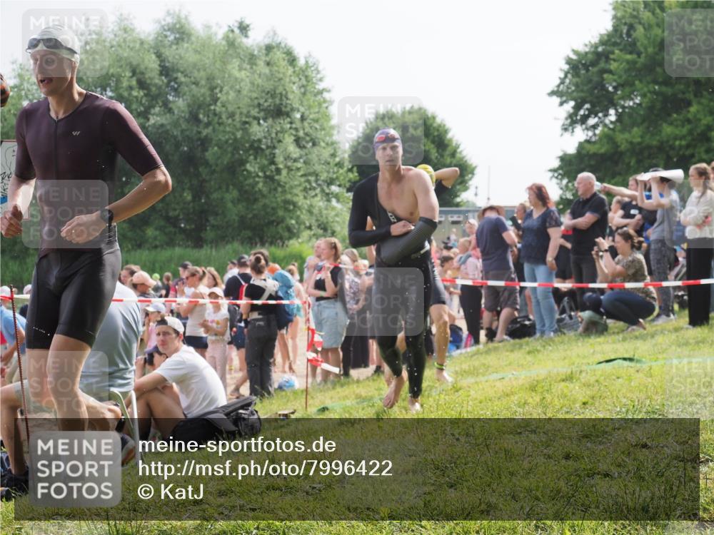 15.06.2025 - 27. Vierlanden-Triathlon KatJ http://msf.ph/oto/7996422 15.06.2025 09:55:30 Schwimmen 272, 316, 327, 329, 335, 348, 353, 548 meine-sportfotos.de