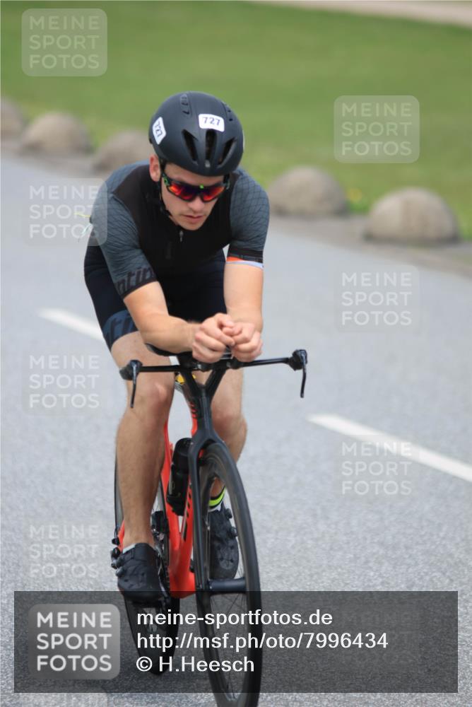 21.06.2025 - 27. Vierlanden-Triathlon H.Heesch http://msf.ph/oto/7996434 15.06.2025 12:13:19 Radfahren 727, 1034, 1035, 1036, 1037, 1038 meine-sportfotos.de