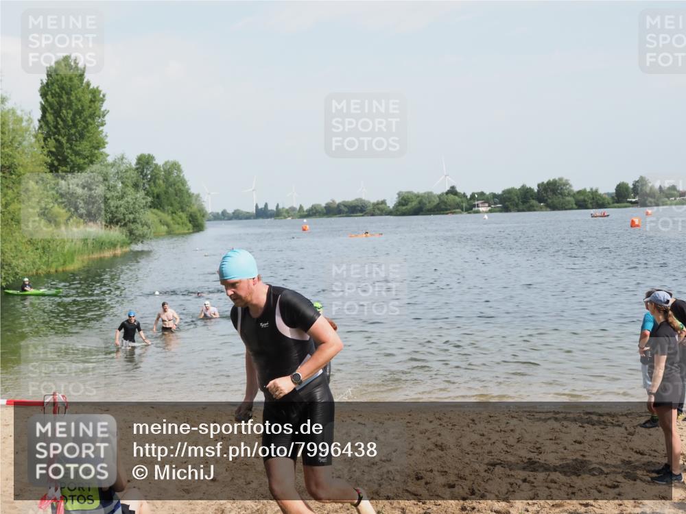 21.06.2025 - 27. Vierlanden-Triathlon MichiJ http://msf.ph/oto/7996438 15.06.2026 09:57:42 Schwimmen 287, 298, 340, 827 meine-sportfotos.de