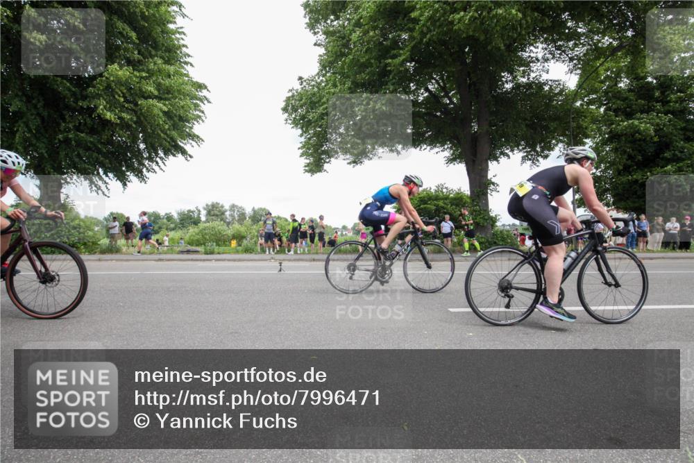 15.06.2025 - 7 Türme Triathlon Yannick Fuchs http://msf.ph/oto/7996471 15.06.2025 13:46:48 Radfahren 581, 726, 735, 752, 788, 888, 957, 968, 976, 1109, 1113 meine-sportfotos.de