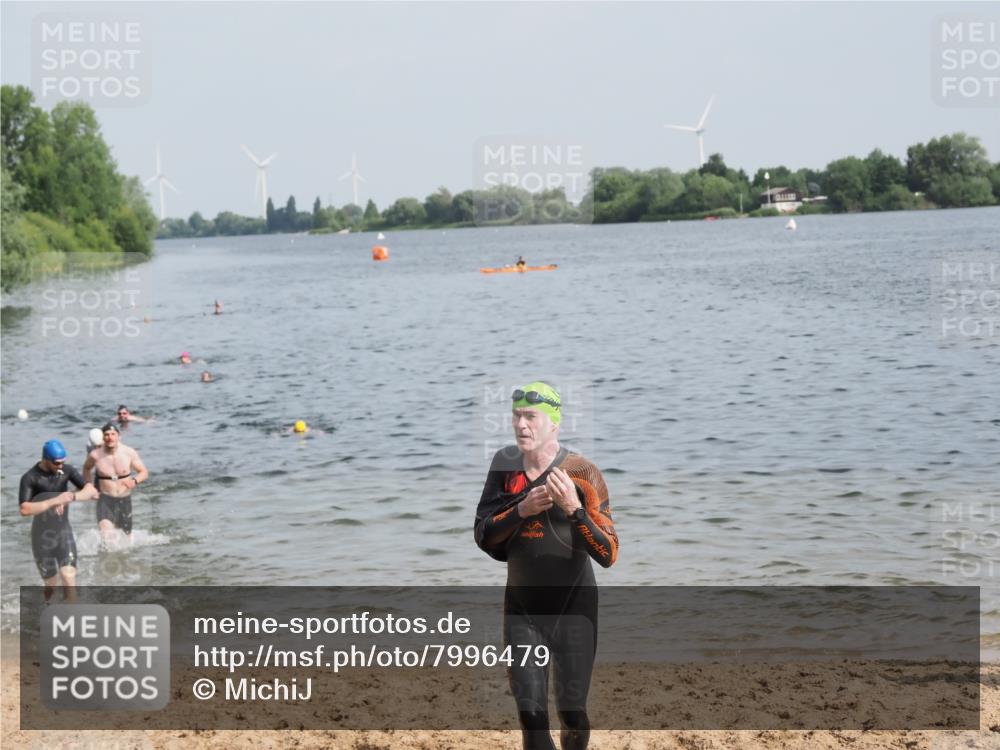 21.06.2025 - 27. Vierlanden-Triathlon MichiJ http://msf.ph/oto/7996479 15.06.2026 09:57:46 Schwimmen 287, 291, 298, 330, 340, 827 meine-sportfotos.de