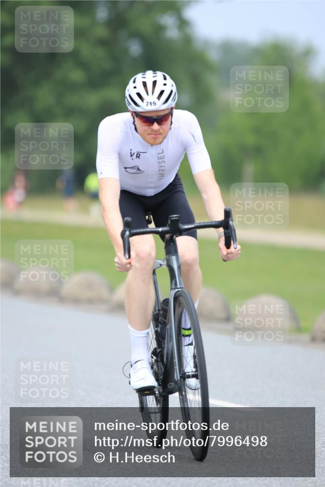 21.06.2025 - 27. Vierlanden-Triathlon H.Heesch http://msf.ph/oto/7996498 15.06.2025 12:13:55 Radfahren 642, 715, 959 meine-sportfotos.de