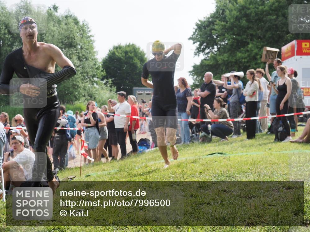 15.06.2025 - 27. Vierlanden-Triathlon KatJ http://msf.ph/oto/7996500 15.06.2025 09:55:31 Schwimmen 272, 316, 327, 329, 335, 348, 353, 548 meine-sportfotos.de