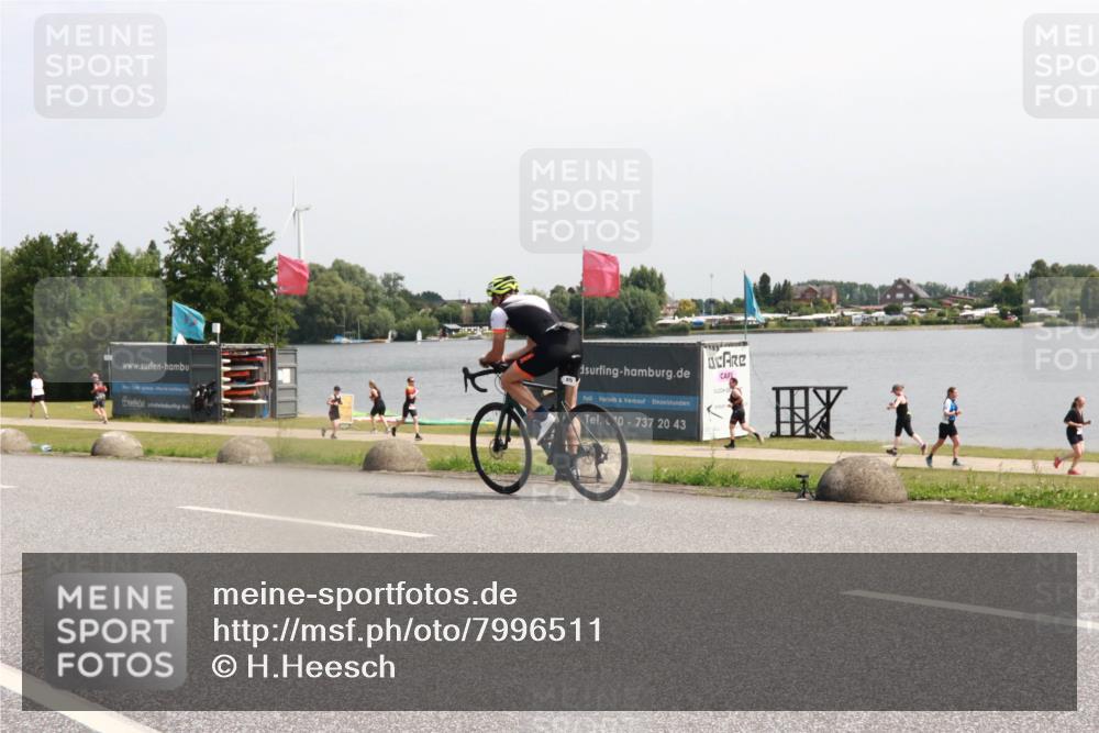 21.06.2025 - 27. Vierlanden-Triathlon H.Heesch http://msf.ph/oto/7996511 15.06.2025 11:30:45 Radfahren 923 meine-sportfotos.de