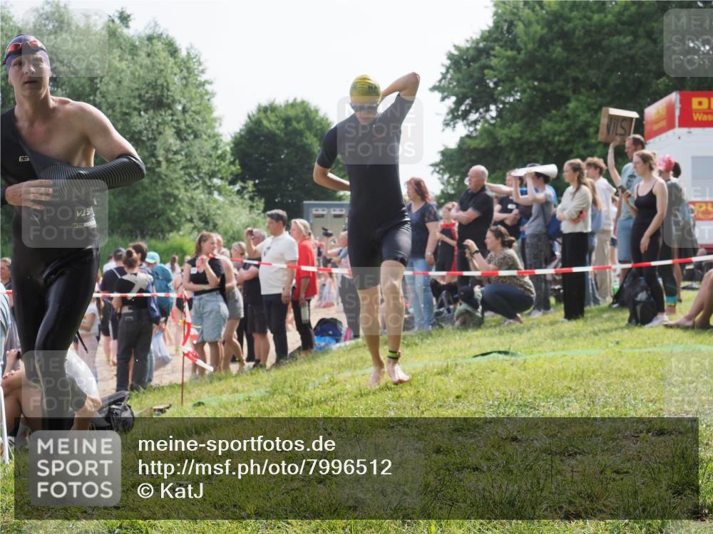 15.06.2025 - 27. Vierlanden-Triathlon KatJ http://msf.ph/oto/7996512 15.06.2025 09:55:31 Schwimmen 272, 316, 327, 329, 335, 348, 353, 548 meine-sportfotos.de