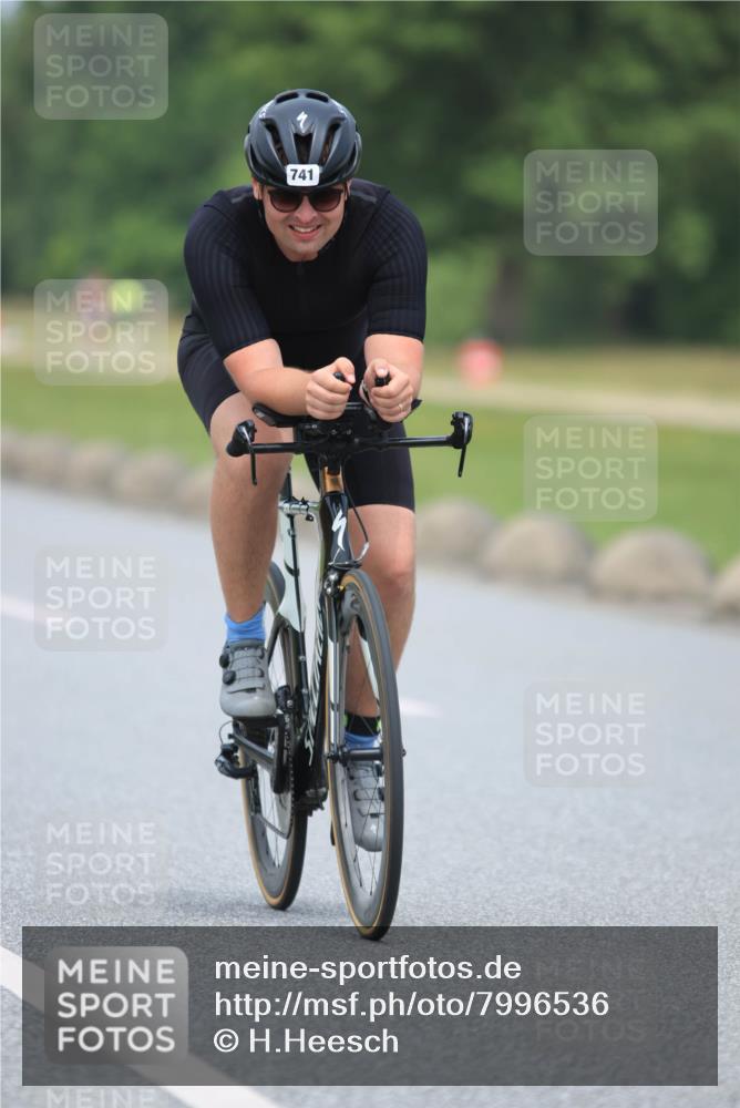 21.06.2025 - 27. Vierlanden-Triathlon H.Heesch http://msf.ph/oto/7996536 15.06.2025 12:14:16 Radfahren 741, 942, 1029, 1030, 1031, 1032, 1033 meine-sportfotos.de
