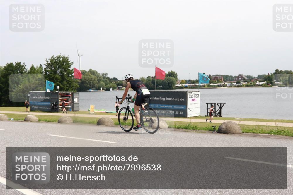 21.06.2025 - 27. Vierlanden-Triathlon H.Heesch http://msf.ph/oto/7996538 15.06.2025 11:30:51 Radfahren 639, 712, 749, 875 meine-sportfotos.de