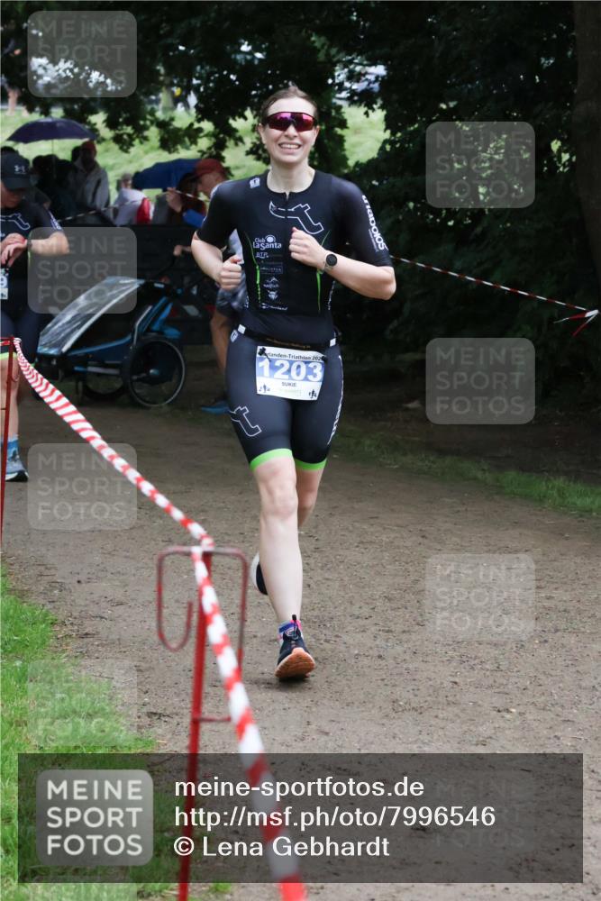 21.06.2025 - 27. Vierlanden-Triathlon Lena Gebhardt http://msf.ph/oto/7996546 15.06.2025 13:53:18 Laufen 202, 1203, 14 meine-sportfotos.de
