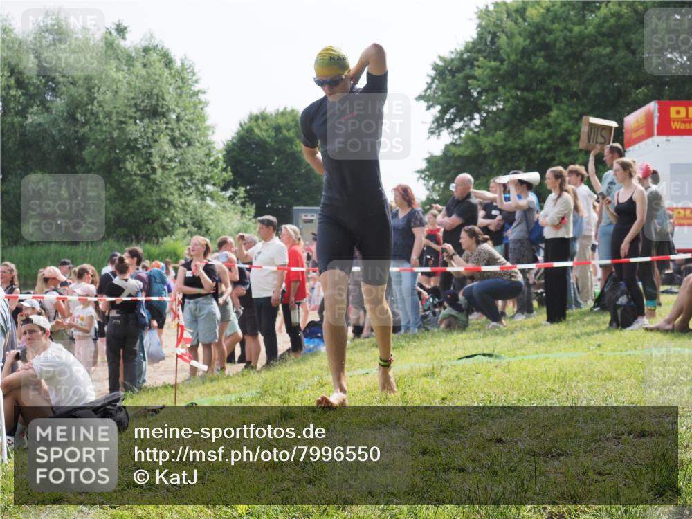 15.06.2025 - 27. Vierlanden-Triathlon KatJ http://msf.ph/oto/7996550 15.06.2025 09:55:31 Schwimmen 272, 316, 327, 329, 335, 348, 353, 548 meine-sportfotos.de