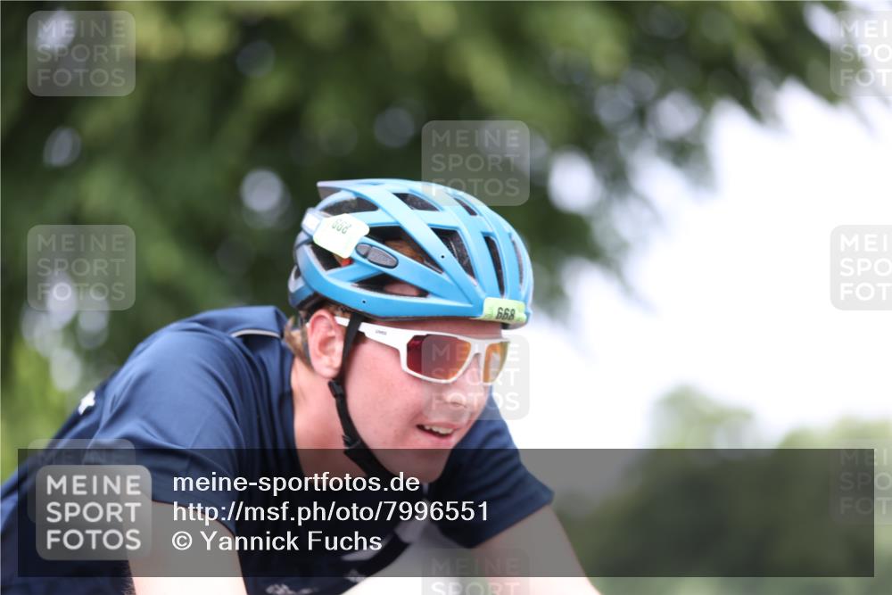 15.06.2025 - 7 Türme Triathlon Yannick Fuchs http://msf.ph/oto/7996551 15.06.2025 13:11:44 Radfahren 254, 352, 382, 465, 668, 1189 meine-sportfotos.de