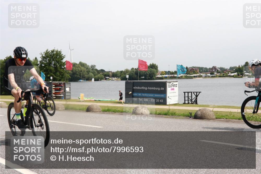 21.06.2025 - 27. Vierlanden-Triathlon H.Heesch http://msf.ph/oto/7996593 15.06.2025 11:30:58 Radfahren 167, 639, 651, 749, 926, 980 meine-sportfotos.de